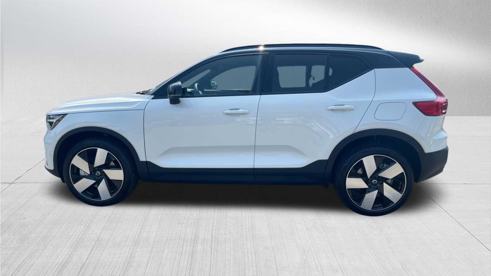 Used 2023 Volvo XC40 Ultimate with VIN YV4ED3UM8P2088882 for sale in Bellevue, WA