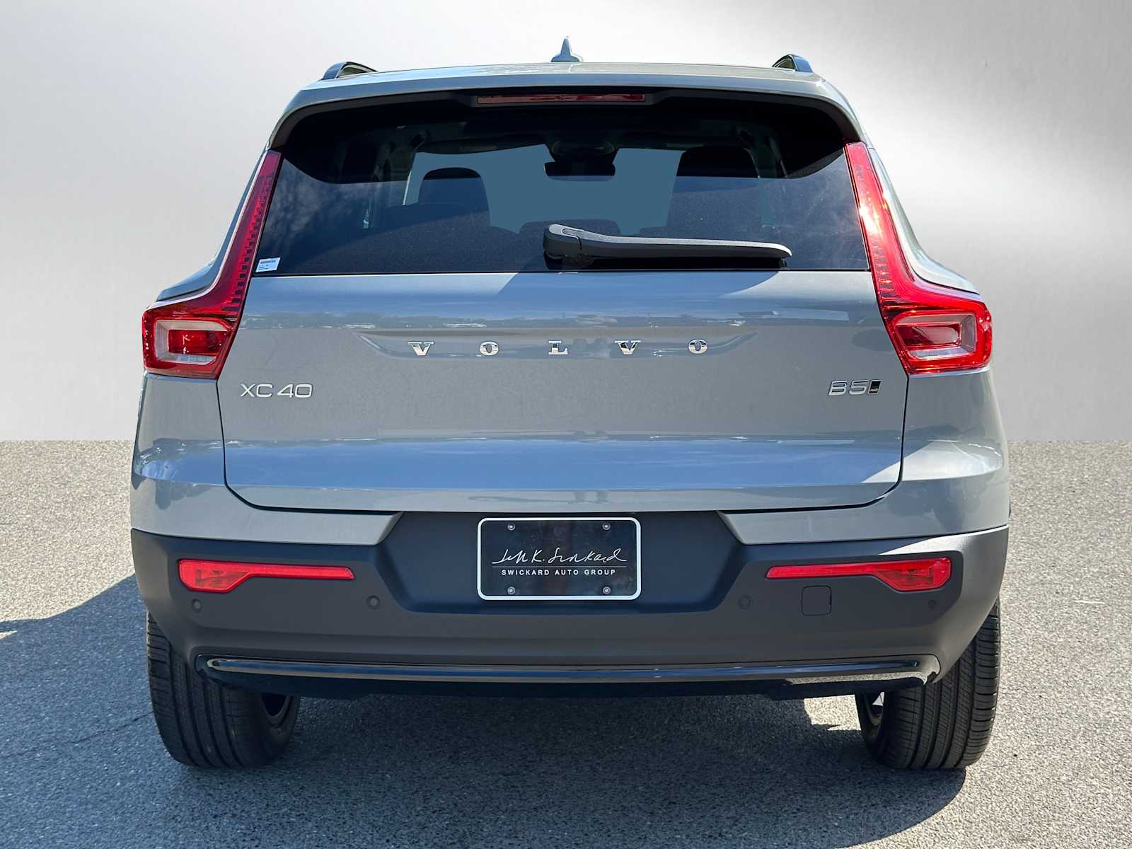 2026 Volvo XC40 Plus photo 4