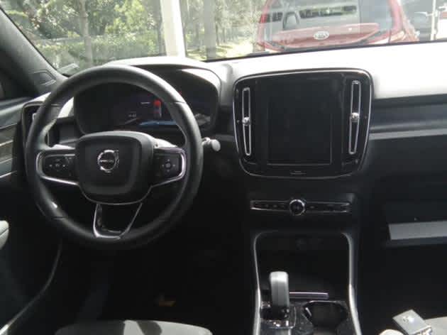2023 Volvo C40 Recharge Ultimate photo 2