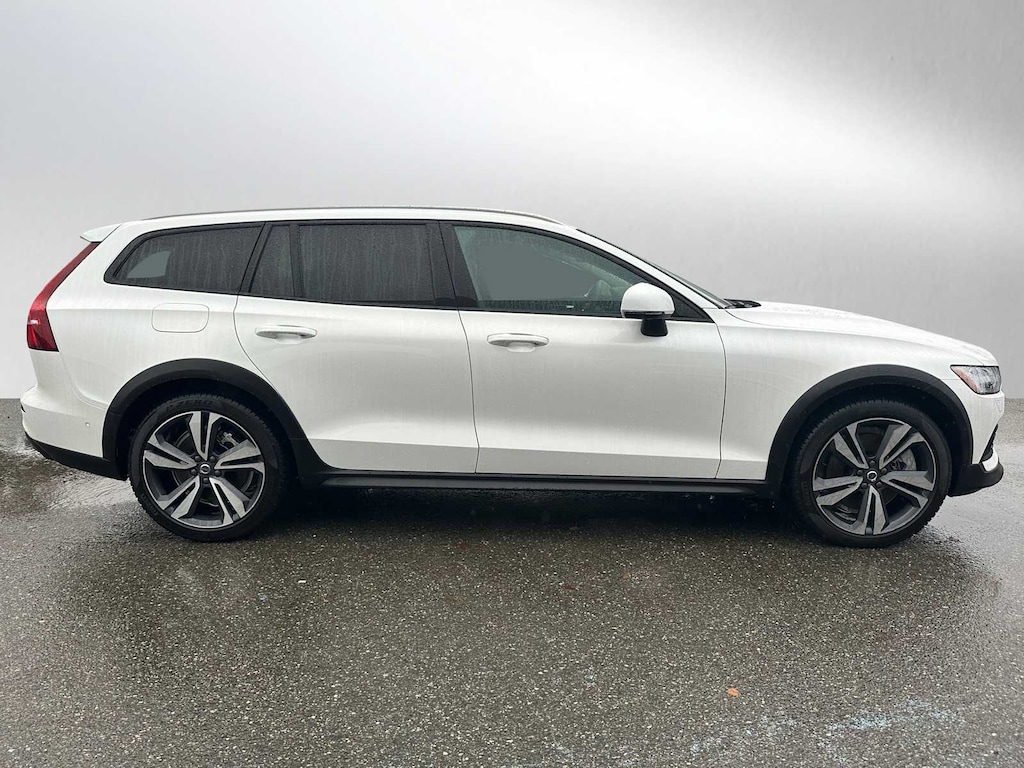 Certified 2025 Volvo V60 Cross Country B5 Plus Wagon