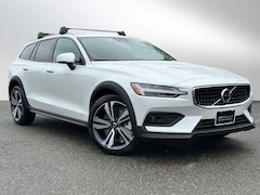 2026 Volvo V60 Cross Country B5 Plus Wagon