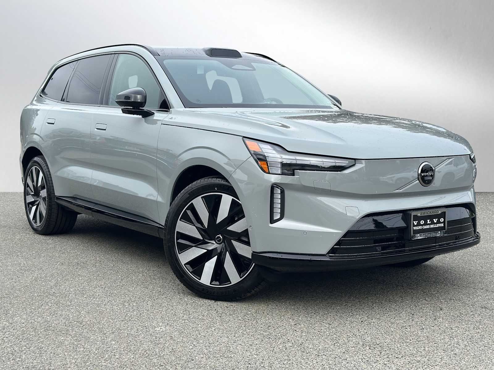 2025 Volvo EX90 Ultra's photo