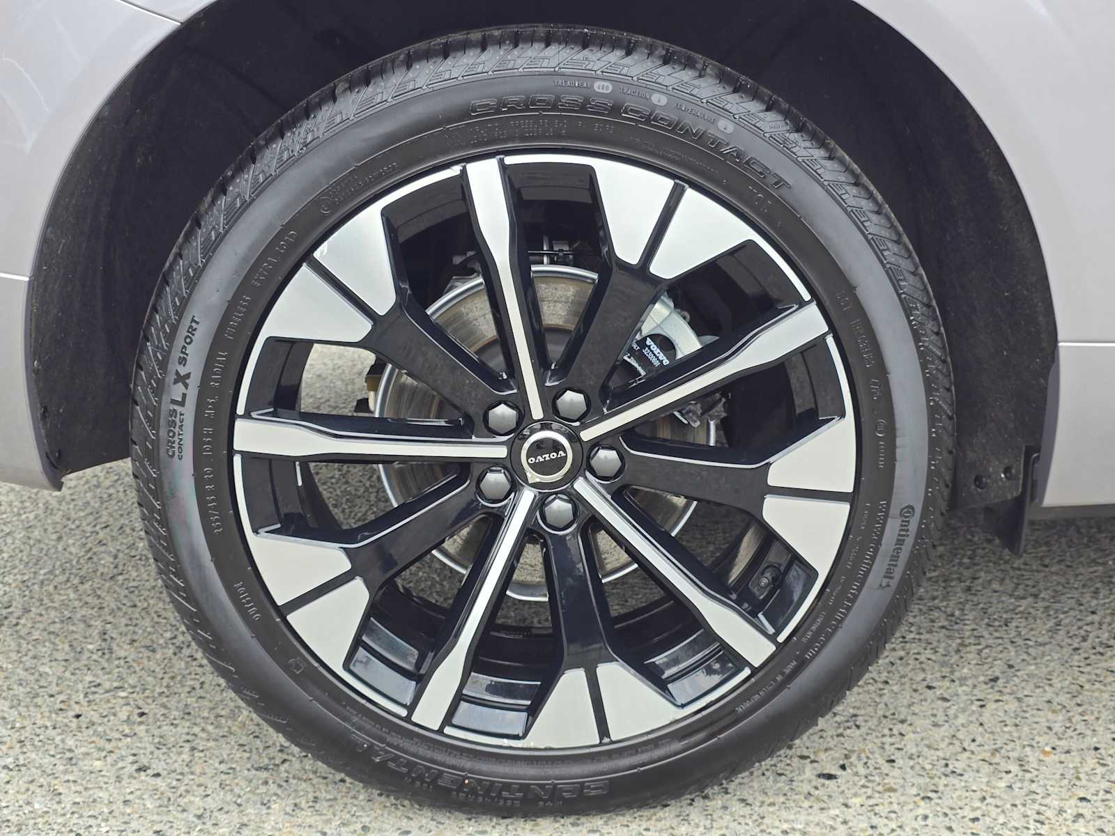 2026 Volvo XC60 Plus - Photo 9