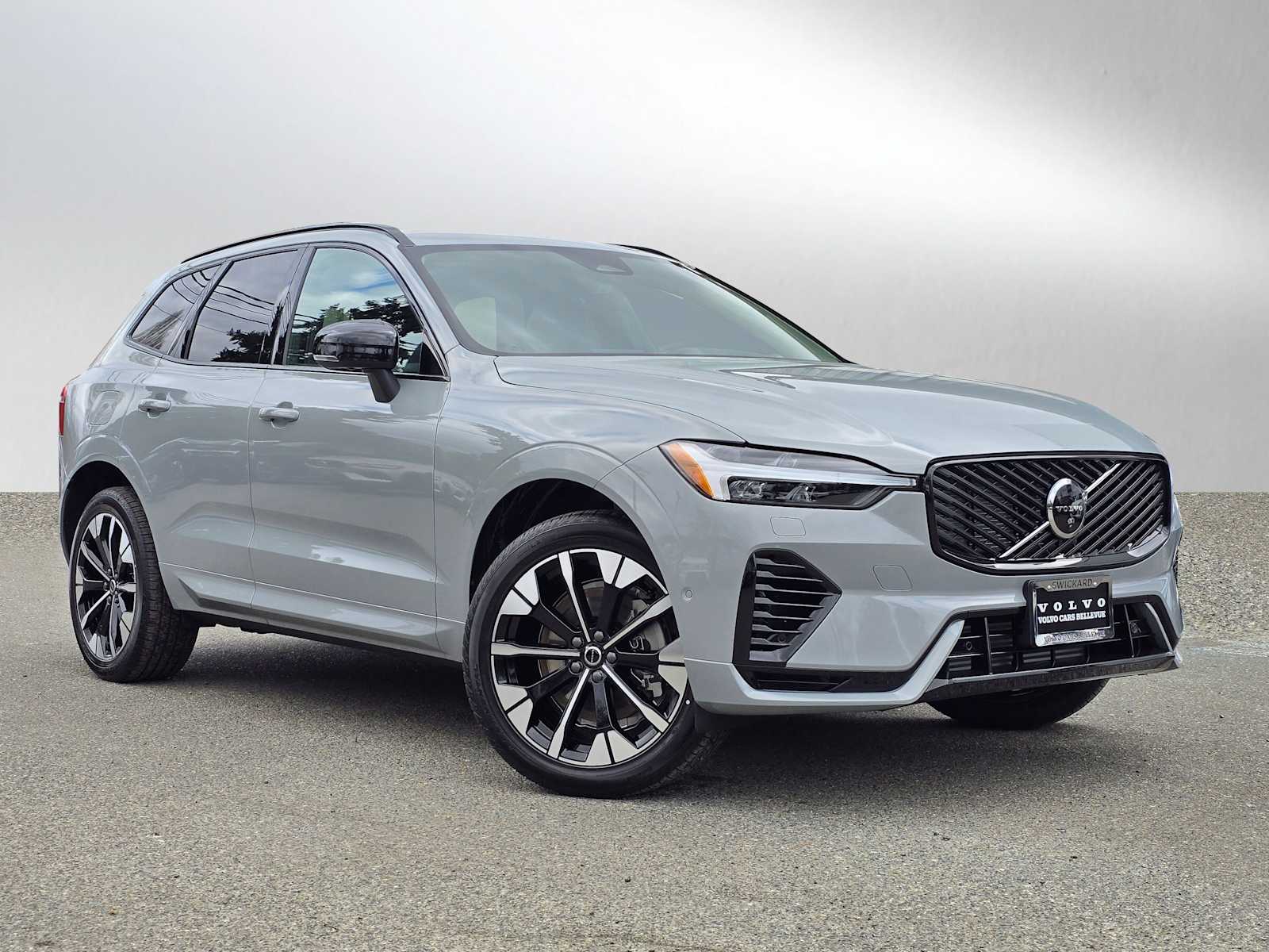 2026 Volvo XC60 T8 Plus Dark AWD's photo