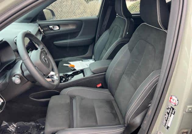 Used 2023 Volvo XC40 Ultimate with VIN YV4ED3UM6P2987837 for sale in Bellevue, WA