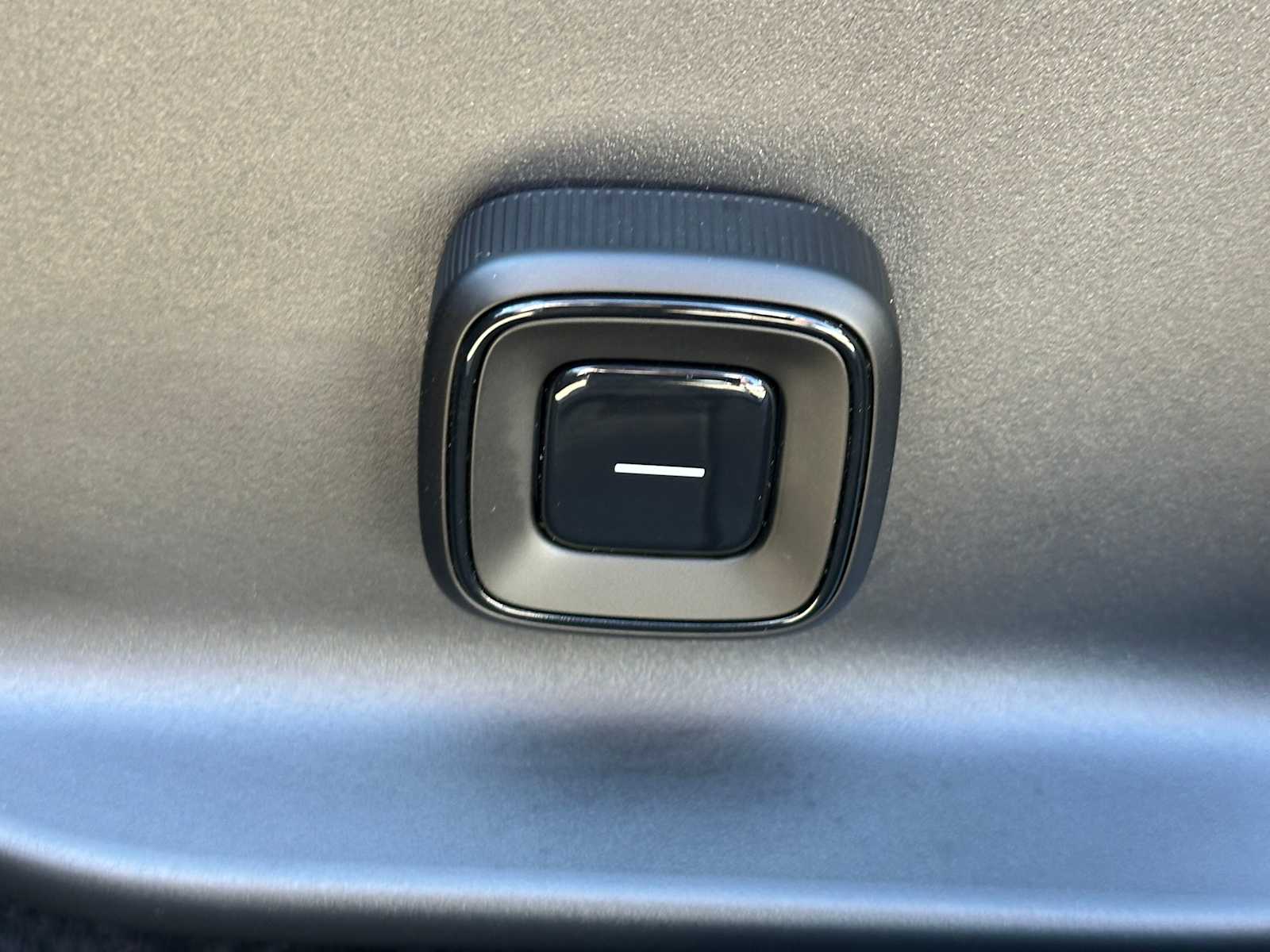 2025 Volvo EX30 Plus - Photo 21