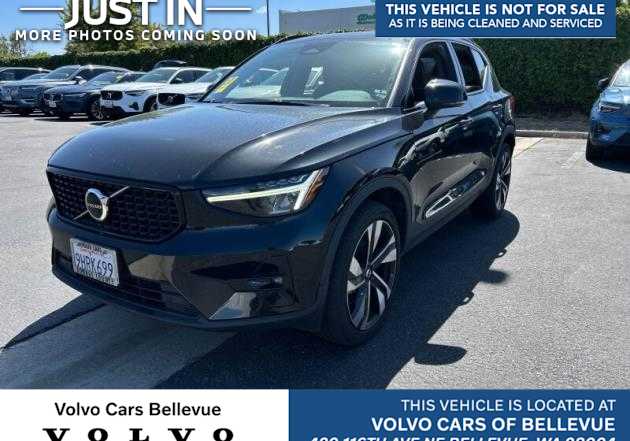 2023 Volvo XC40 B5 Plus Dark AWD's photo