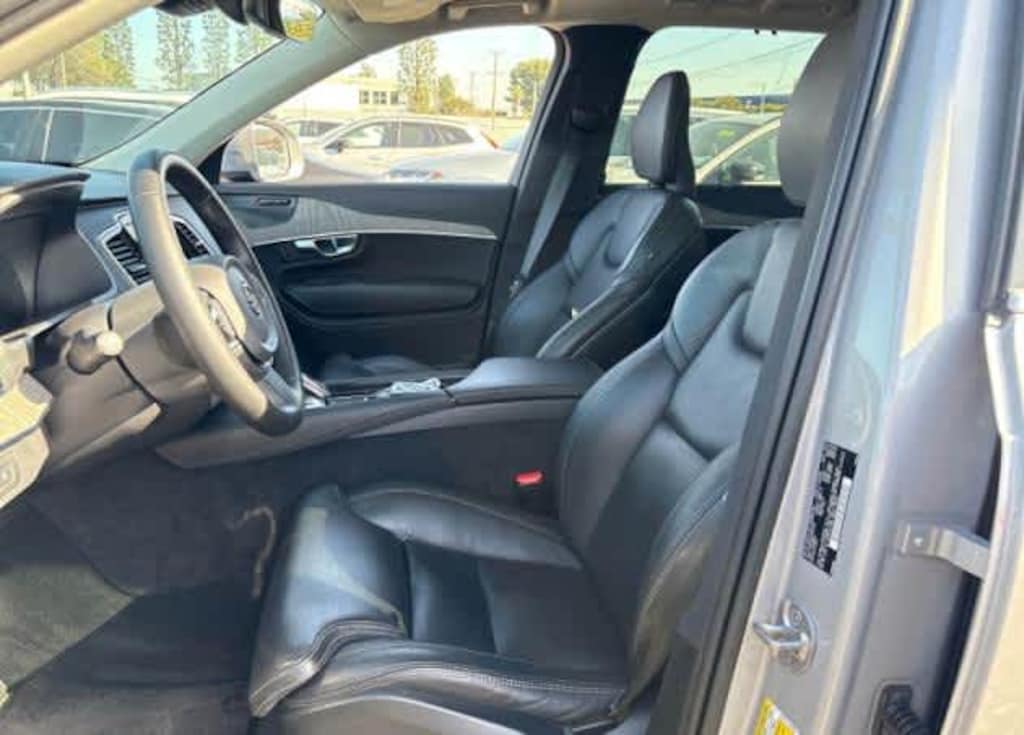 Used 2023 Volvo XC90 Recharge Plug-In Hybrid Ultimate 6-Seater SUV