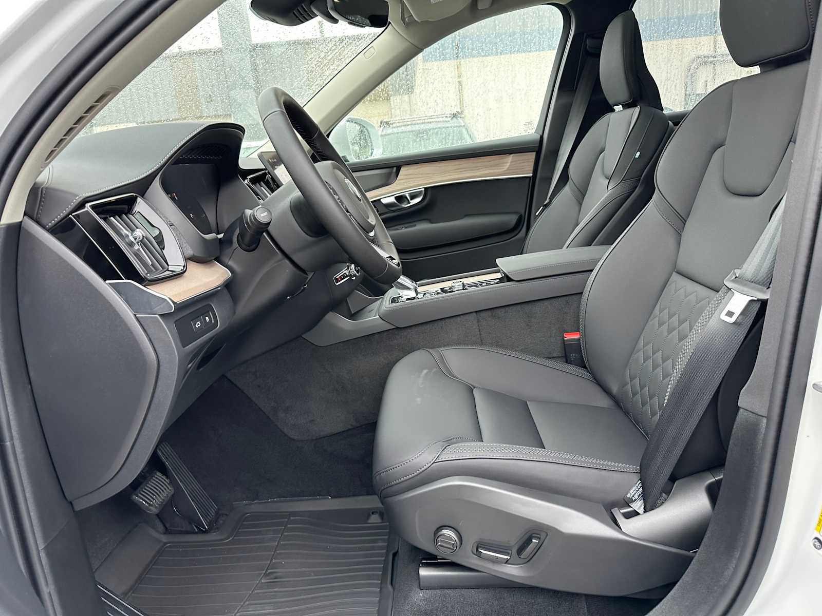 2025 Volvo XC90 Plus - Photo 20