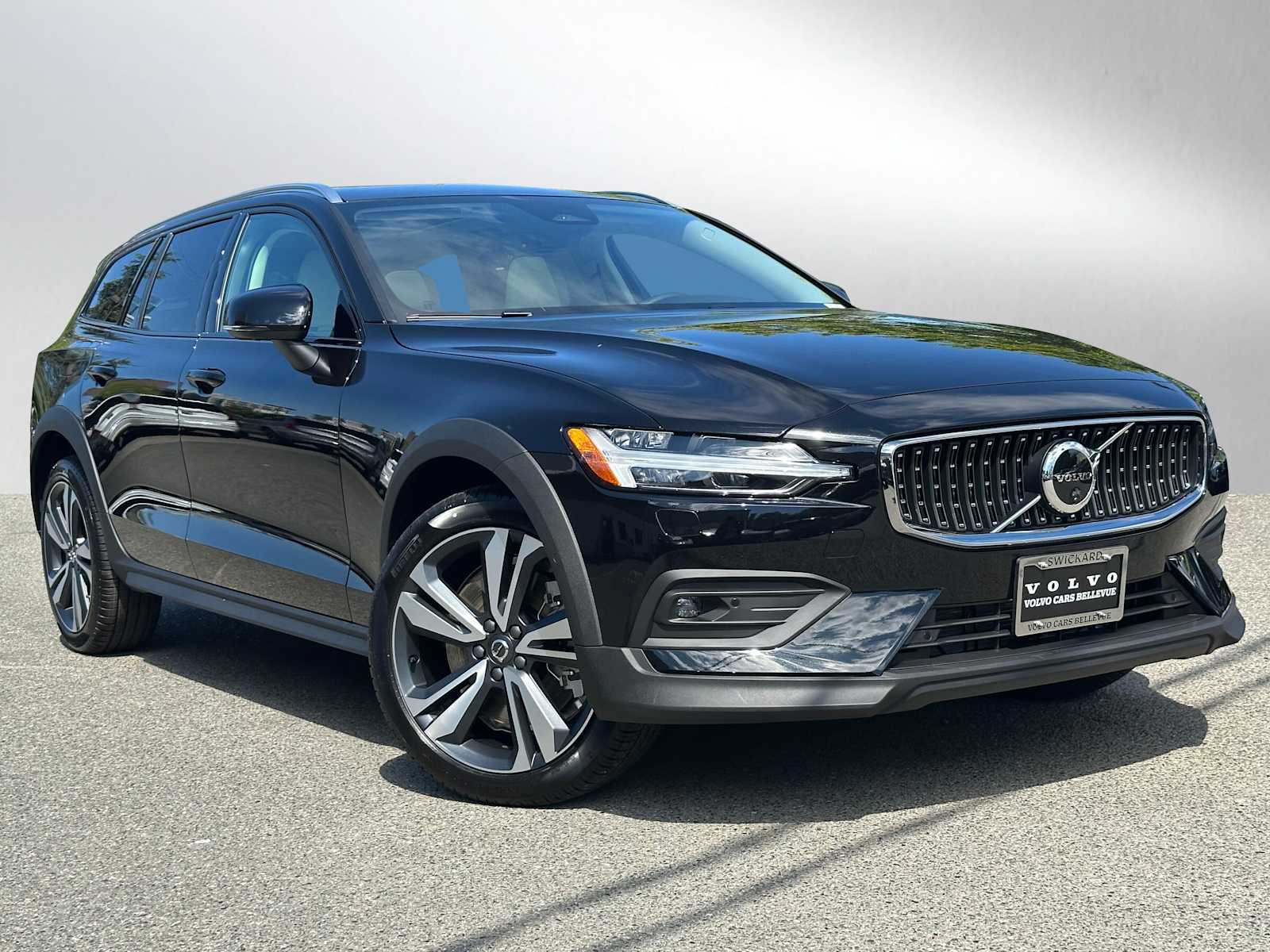 2026 Volvo V60 Cross Country B5 Plus AWD's photo
