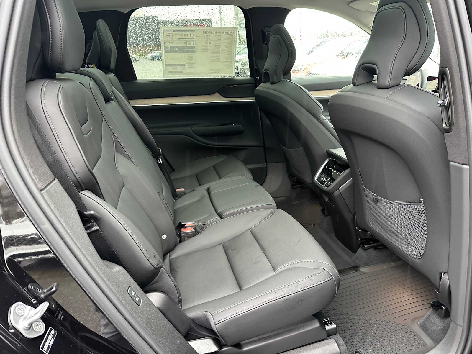 2025 Volvo EX90 Plus - Photo 12