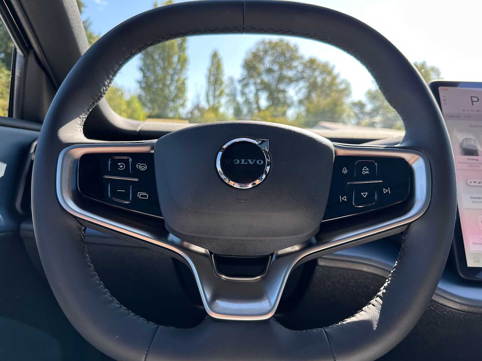 2025 Volvo EX30 Plus - Photo 23