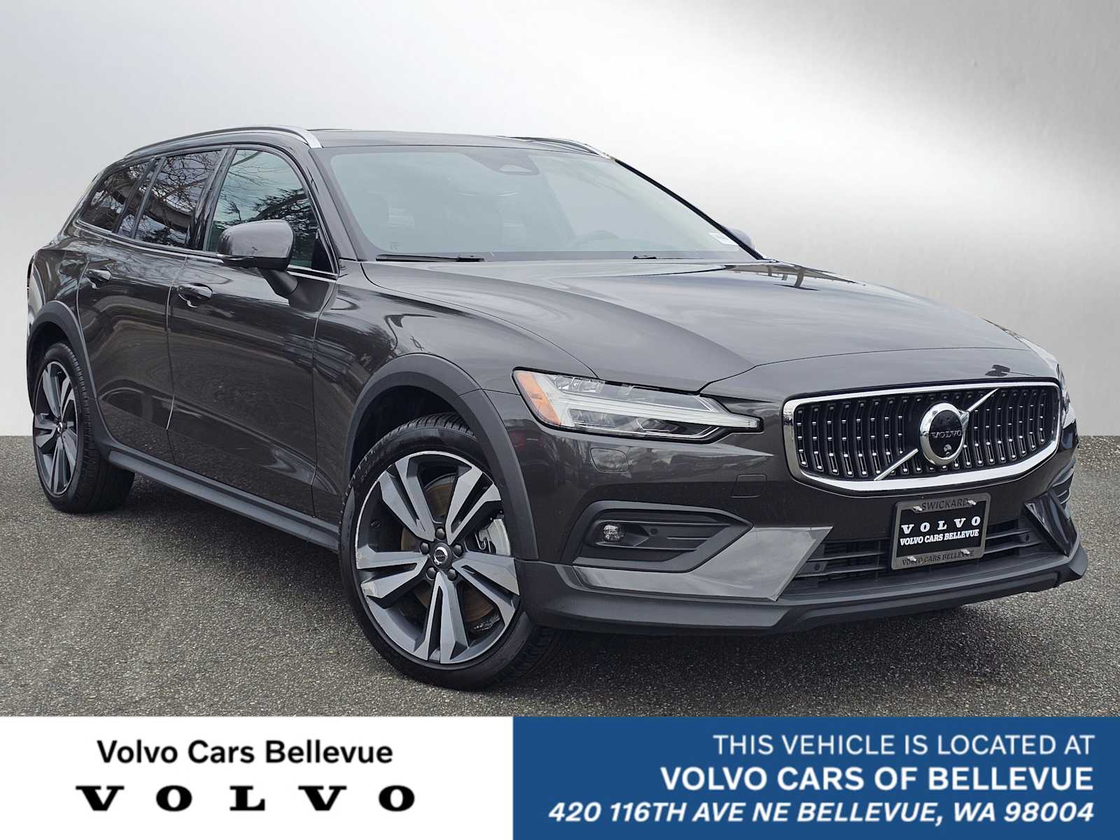 2025 Volvo V60 Cross Country B5 Plus AWD's photo
