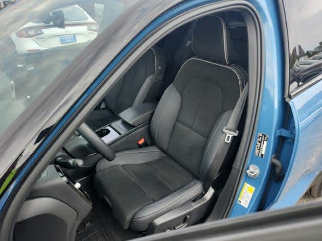 2023 Volvo XC40 Recharge Ultimate photo 2