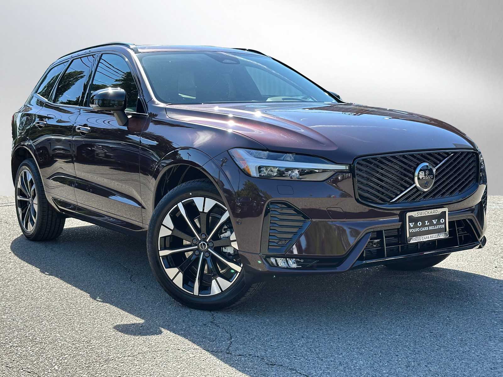2026 Volvo XC60 B5 Plus Dark AWD's photo