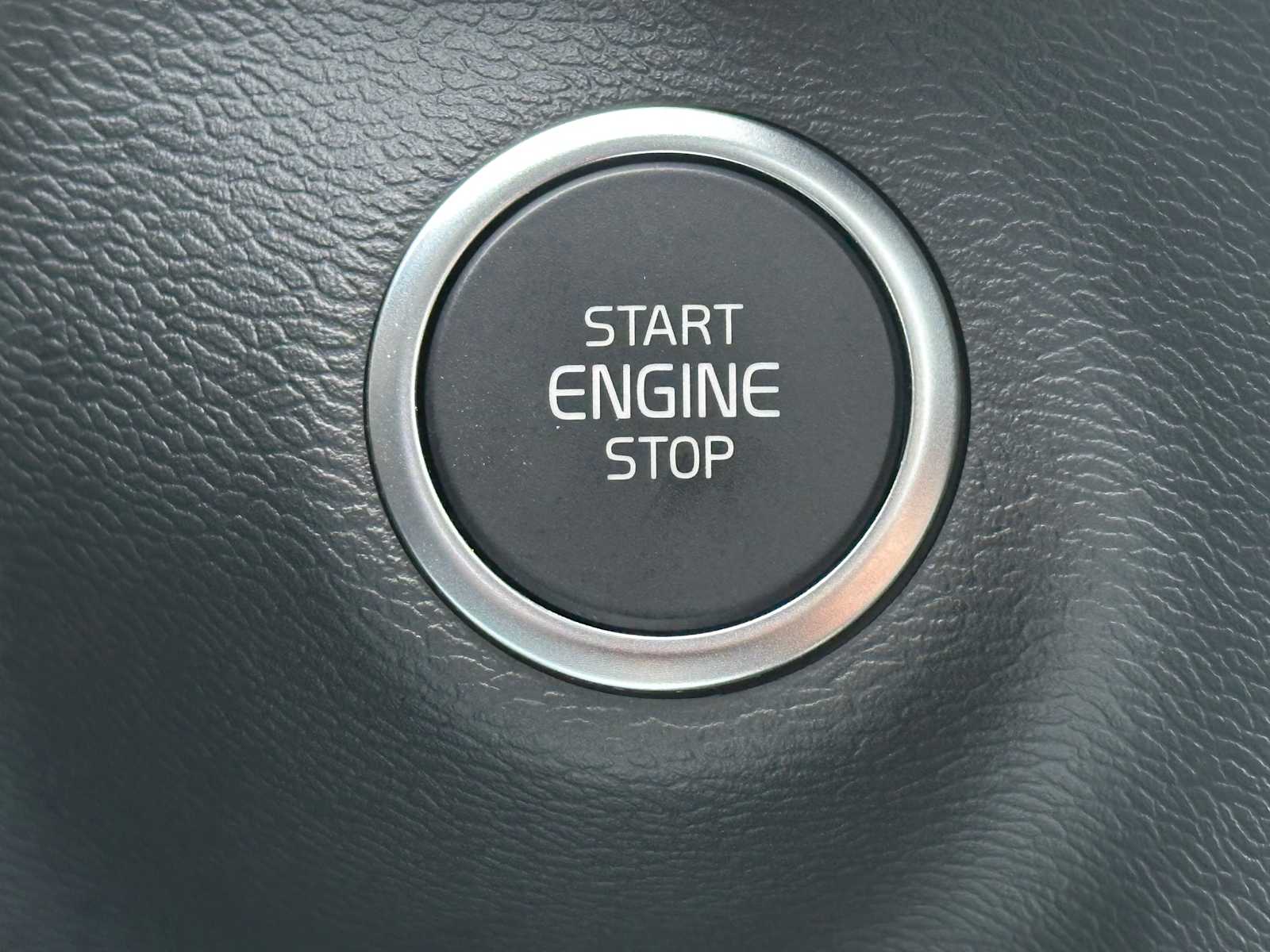 2025 Volvo XC40 Ultra - Photo 33