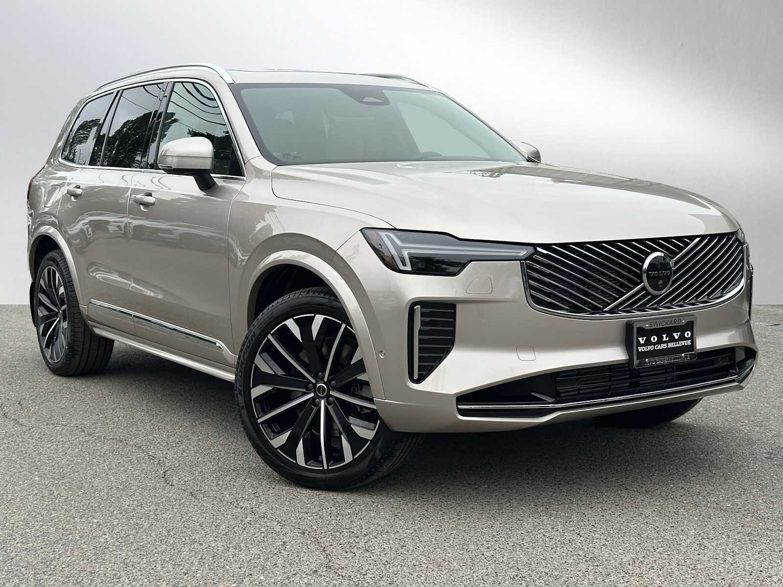 2026 Volvo XC90 T8 Recharge Plus Bright 7-Seat 4WD's photo