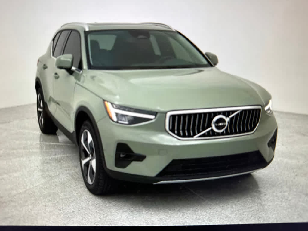 Used 2022 Volvo XC40 Ultimate with VIN YV4ED3UBXN2677461 for sale in Bellevue, WA
