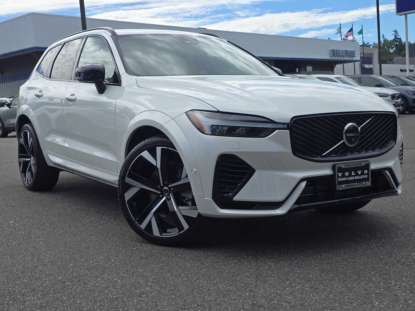 2026 Volvo XC60 T8 Ultra Dark AWD's photo