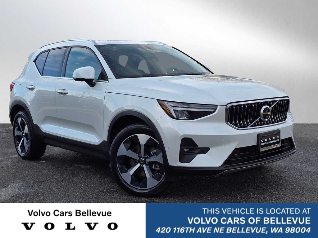 Certified 2025 Volvo XC40 B5 Plus Bright Theme SUV