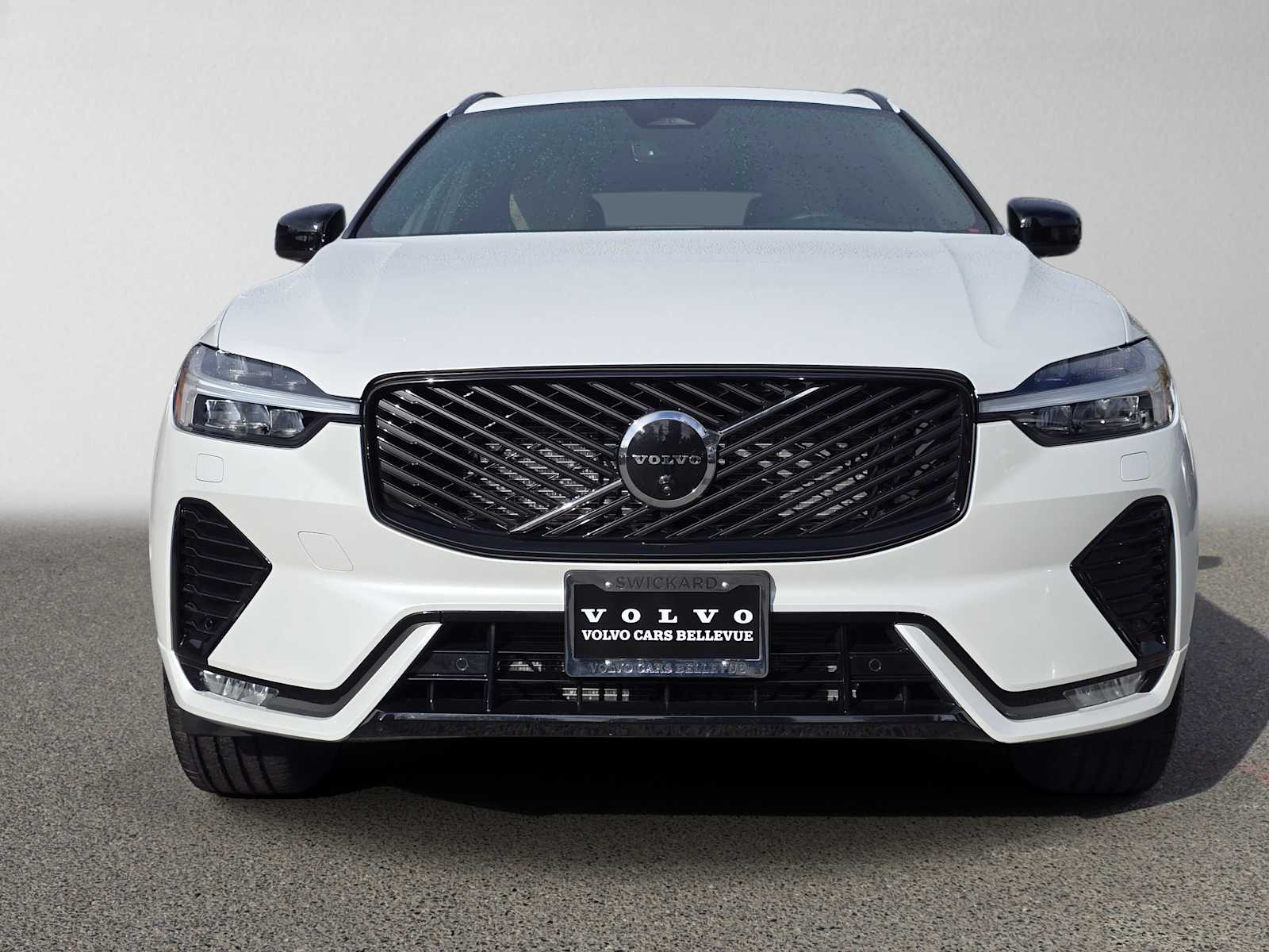 2026 Volvo XC60 Plus - Photo 8