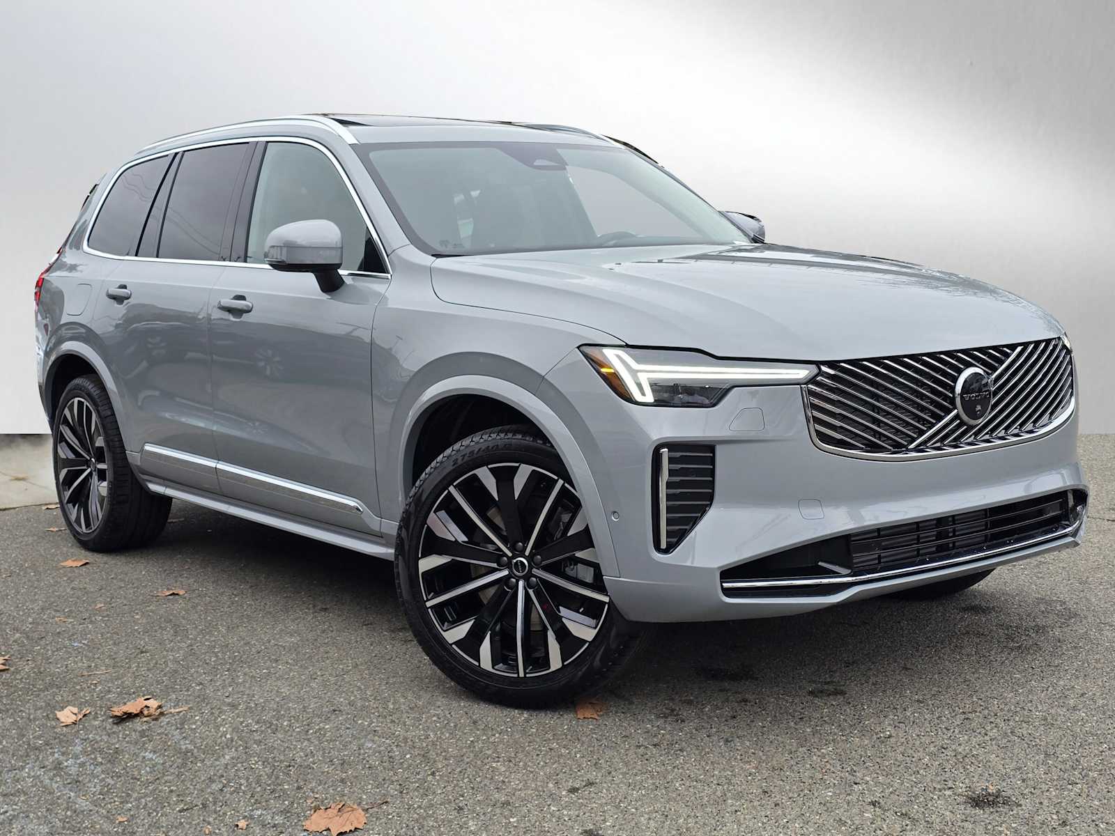 2026 Volvo XC90 T8 Recharge Plus Bright 7-Seat 4WD's photo