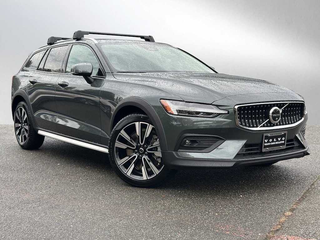 New 2026 Volvo V60 Cross Country B5 Ultra Wagon