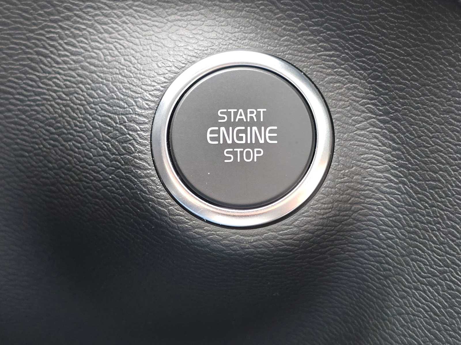 2026 Volvo XC40 Ultra - Photo 32
