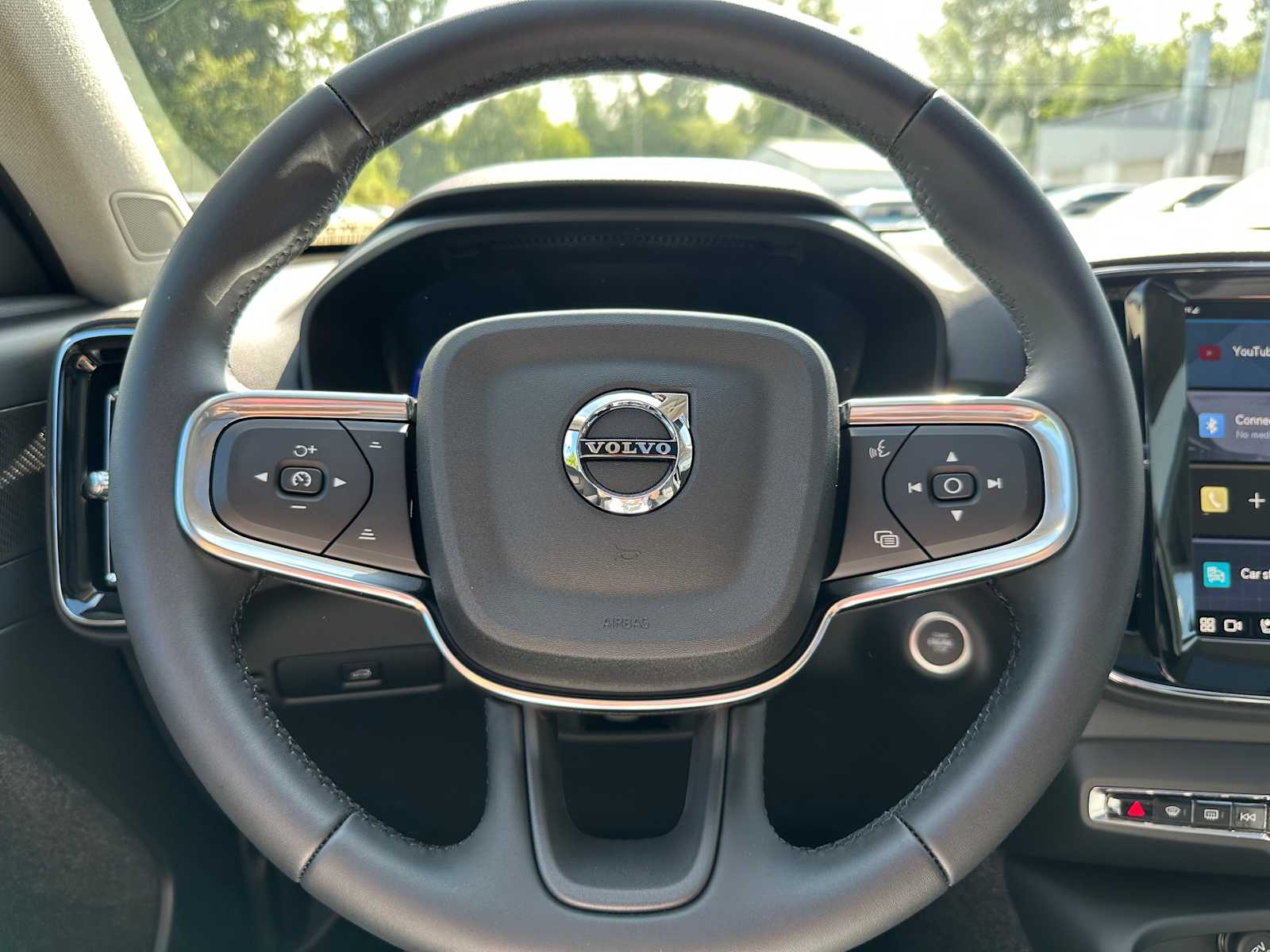 2025 Volvo XC40 Ultra - Photo 24