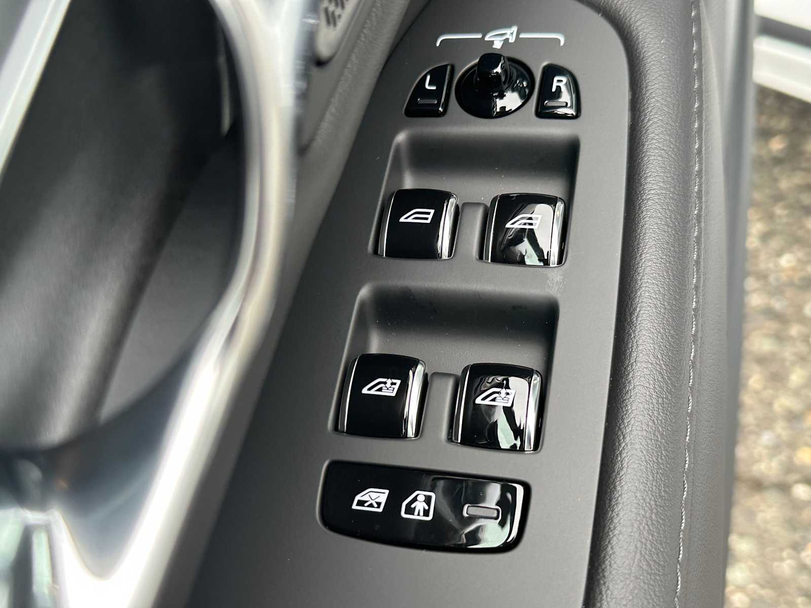 2025 Volvo S90 Plus - Photo 21