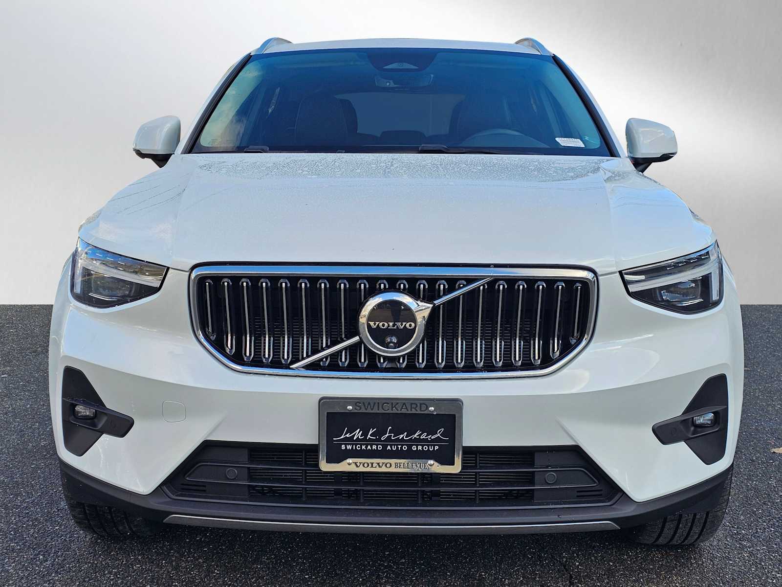 Used 2024 Volvo XC40 Plus with VIN YV4L12UEXR2212897 for sale in Bellevue, WA