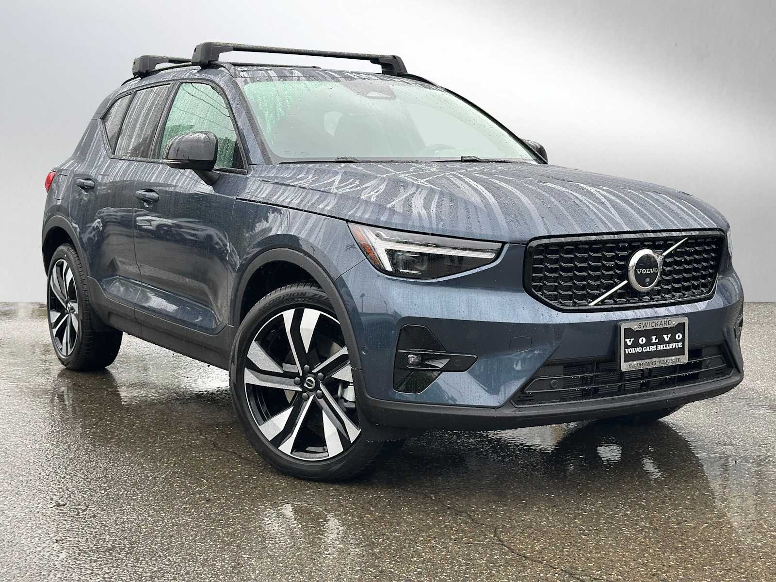 2026 Volvo XC40 B5 Ultra Dark AWD's photo