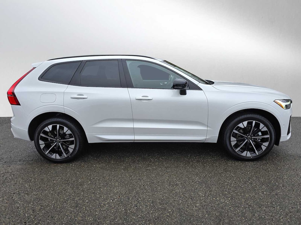 New 2026 Volvo XC60 B5 Plus SUV