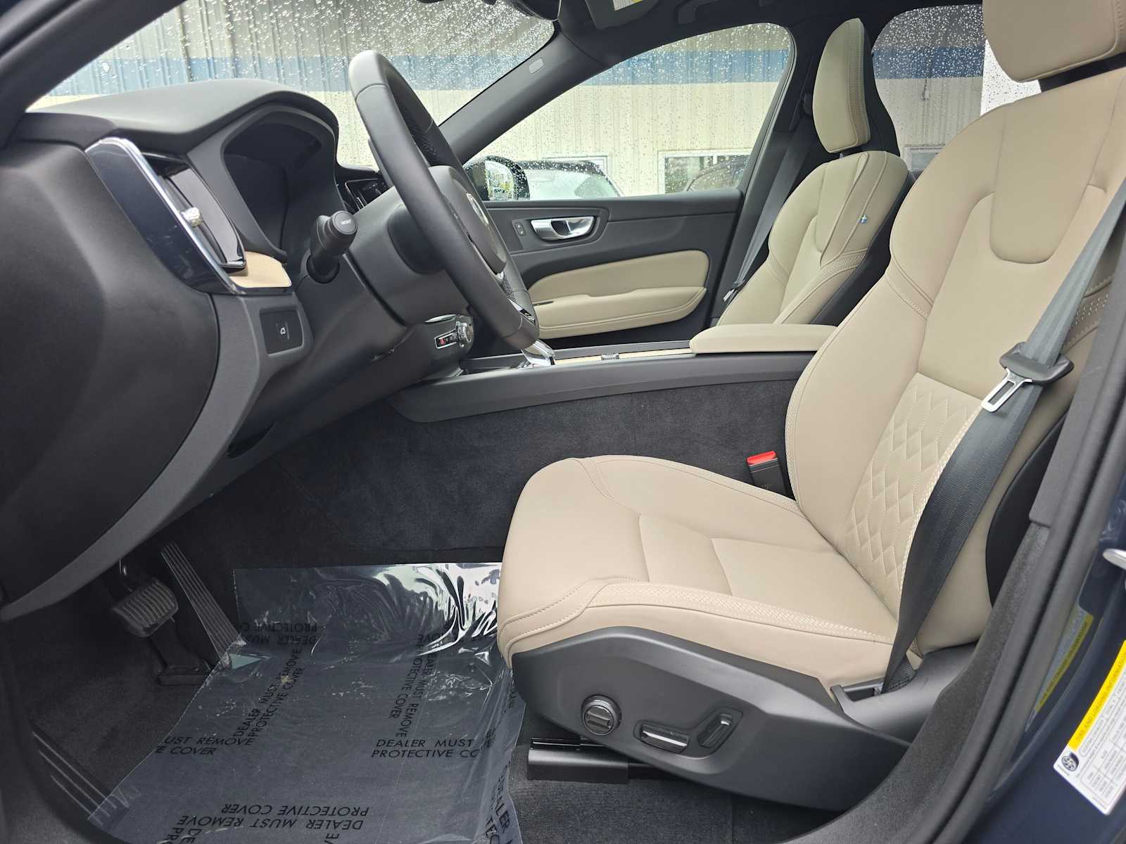 2026 Volvo XC60 Plus - Photo 19