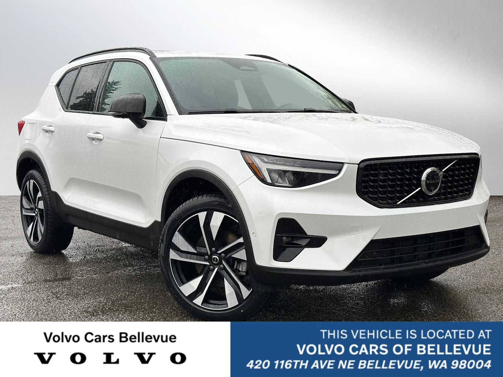 2025 Volvo XC40 Plus