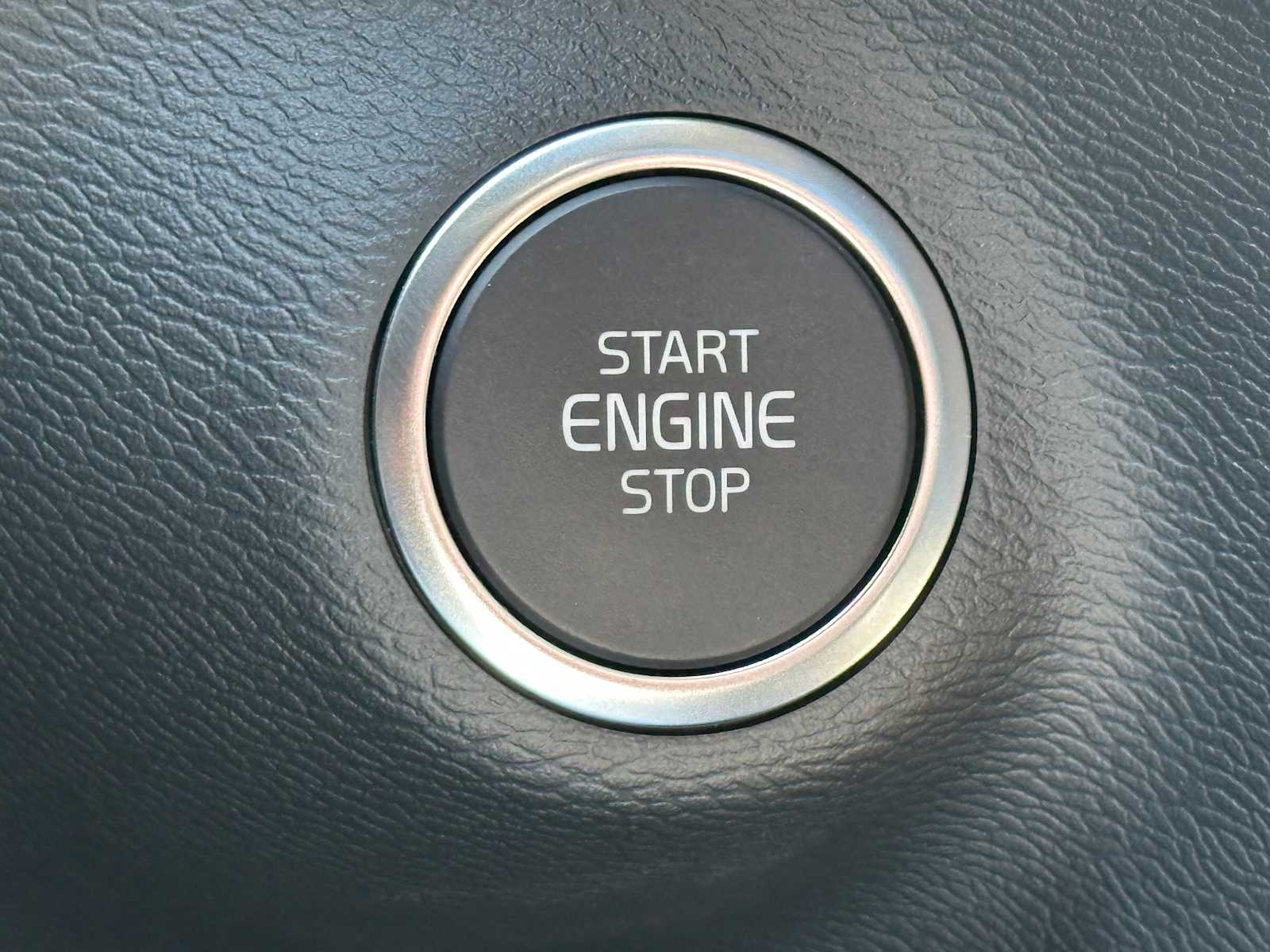 2025 Volvo XC40 Ultra - Photo 32