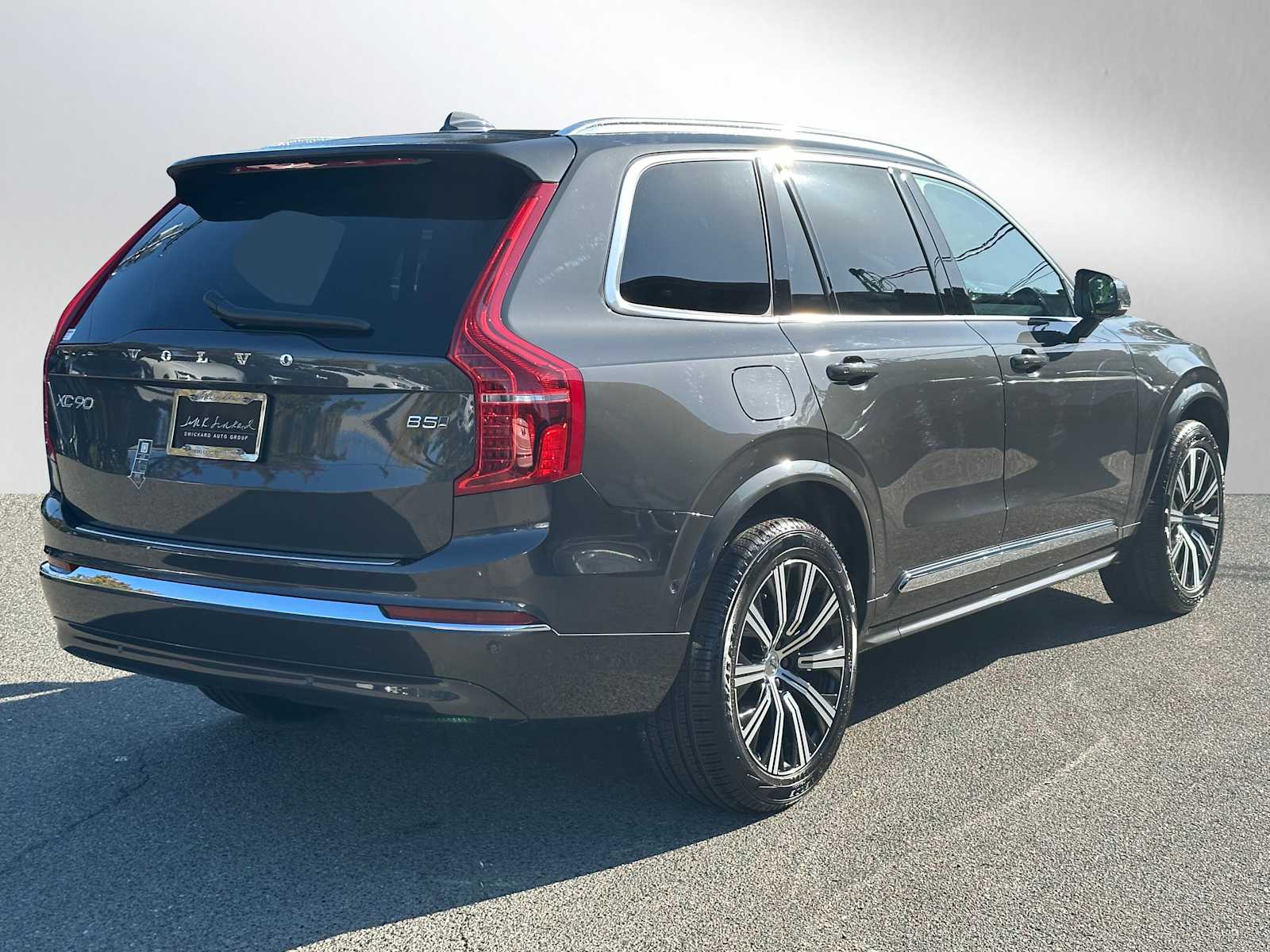 2025 Volvo XC90 B5 Plus photo 3