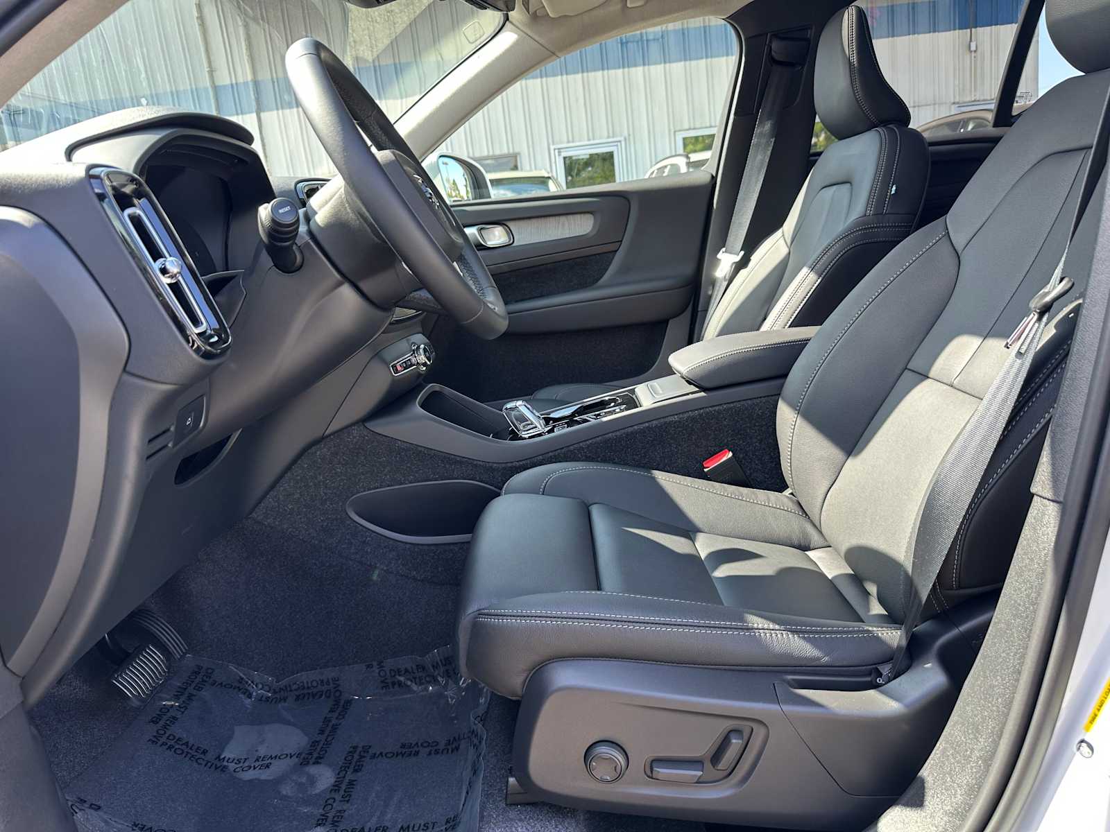 2025 Volvo XC40 Ultra - Photo 19