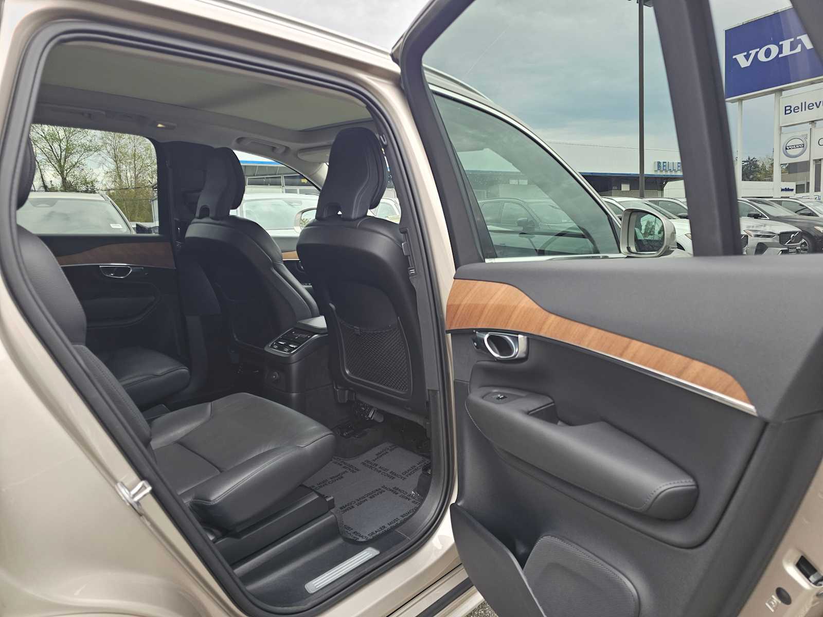 2023 Volvo XC90 Plus - Photo 13
