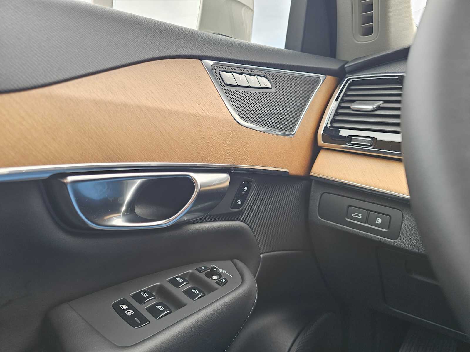 2023 Volvo XC90 Plus - Photo 29