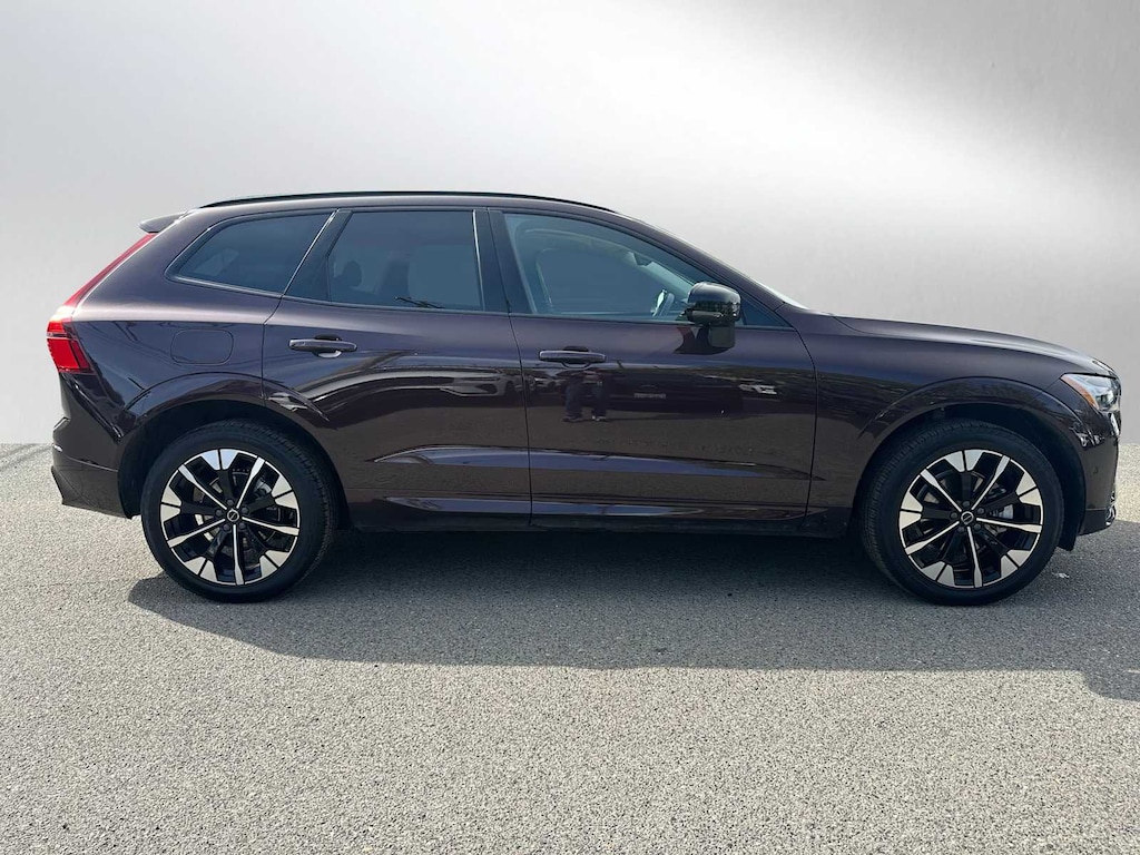 New 2026 Volvo XC60 B5 Plus SUV