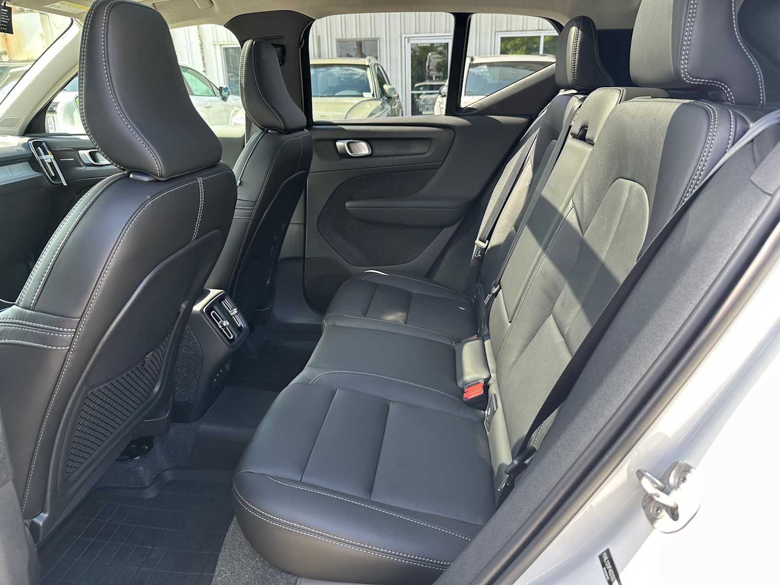 2025 Volvo XC40 Ultra - Photo 15