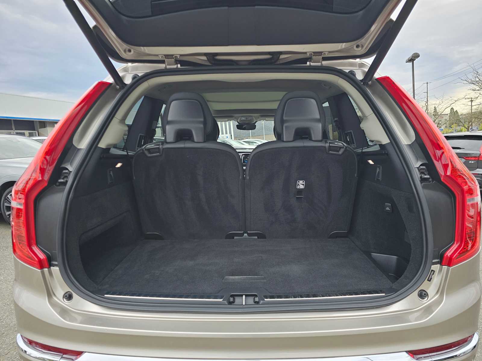 2023 Volvo XC90 Plus - Photo 15