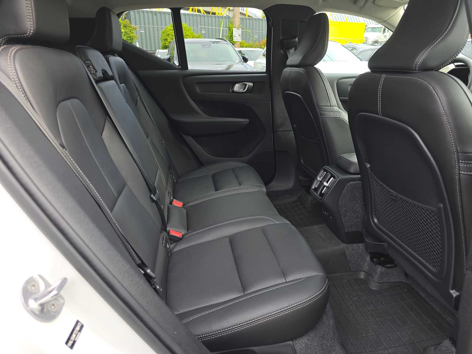 2026 Volvo XC40 Ultra - Photo 12