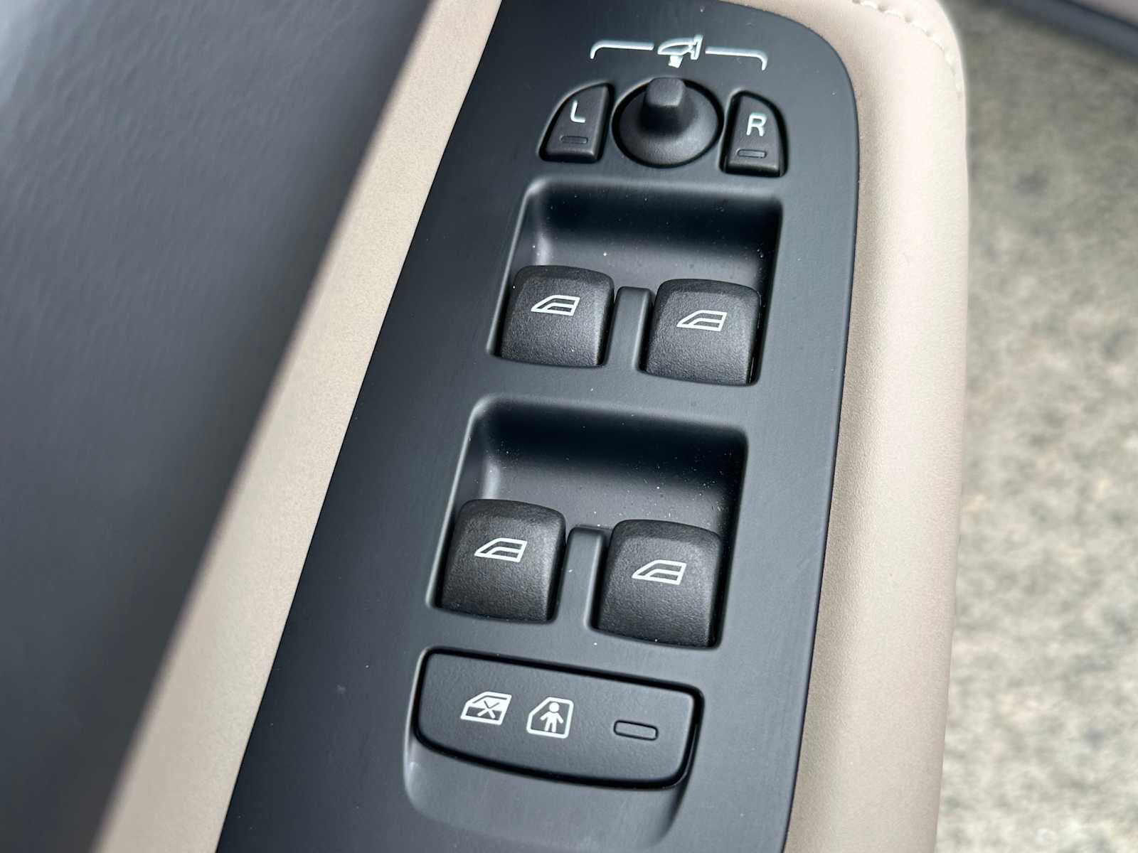 2026 Volvo XC60 Core - Photo 21