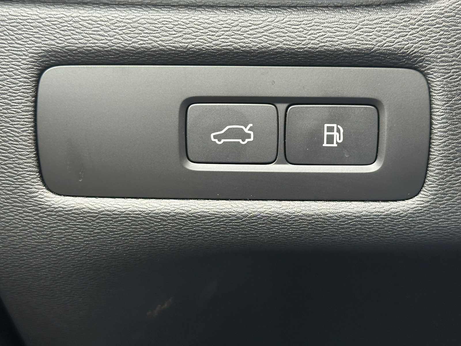 2026 Volvo XC60 Core - Photo 33