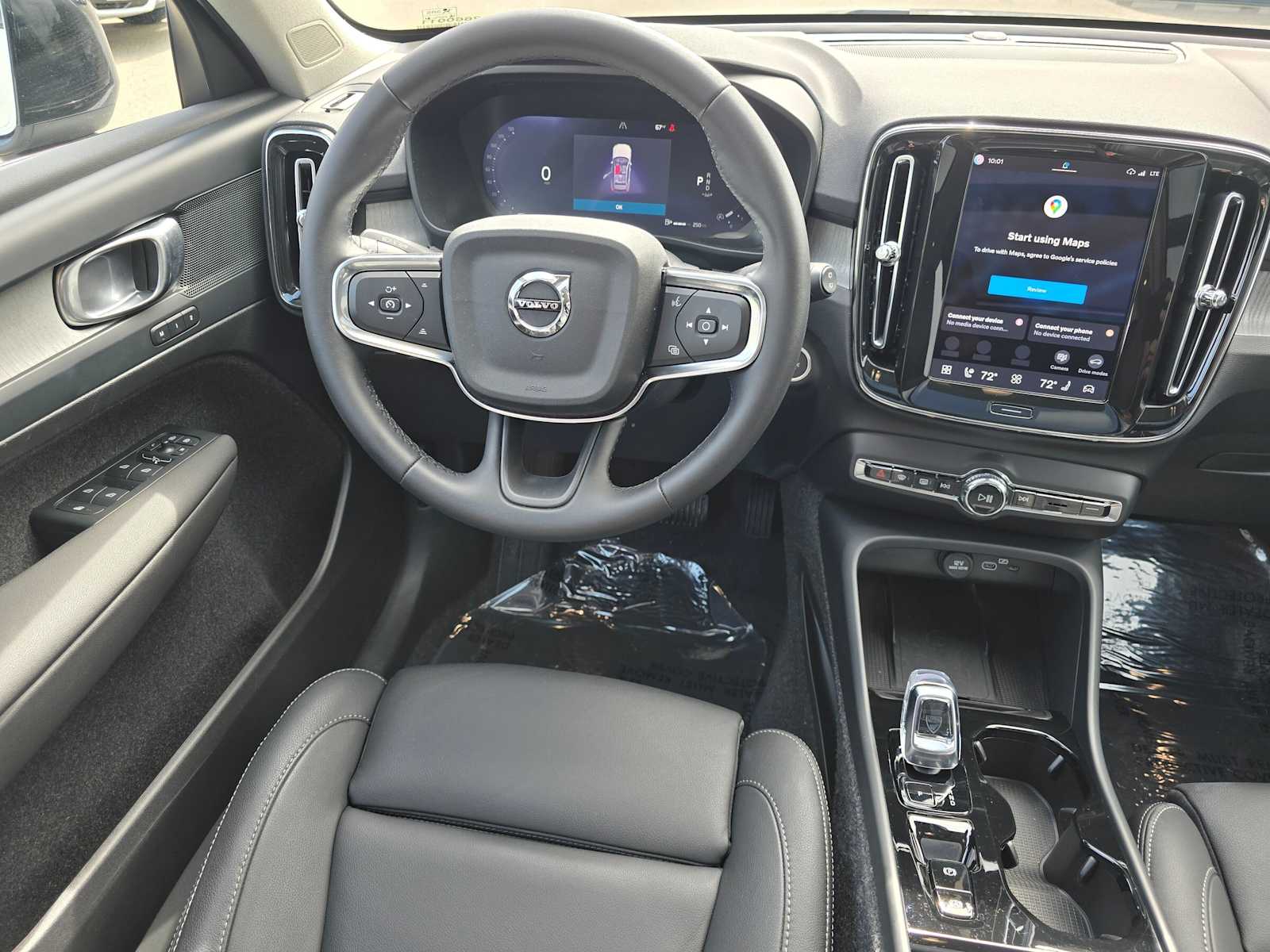 2026 Volvo XC40 Plus - Photo 17