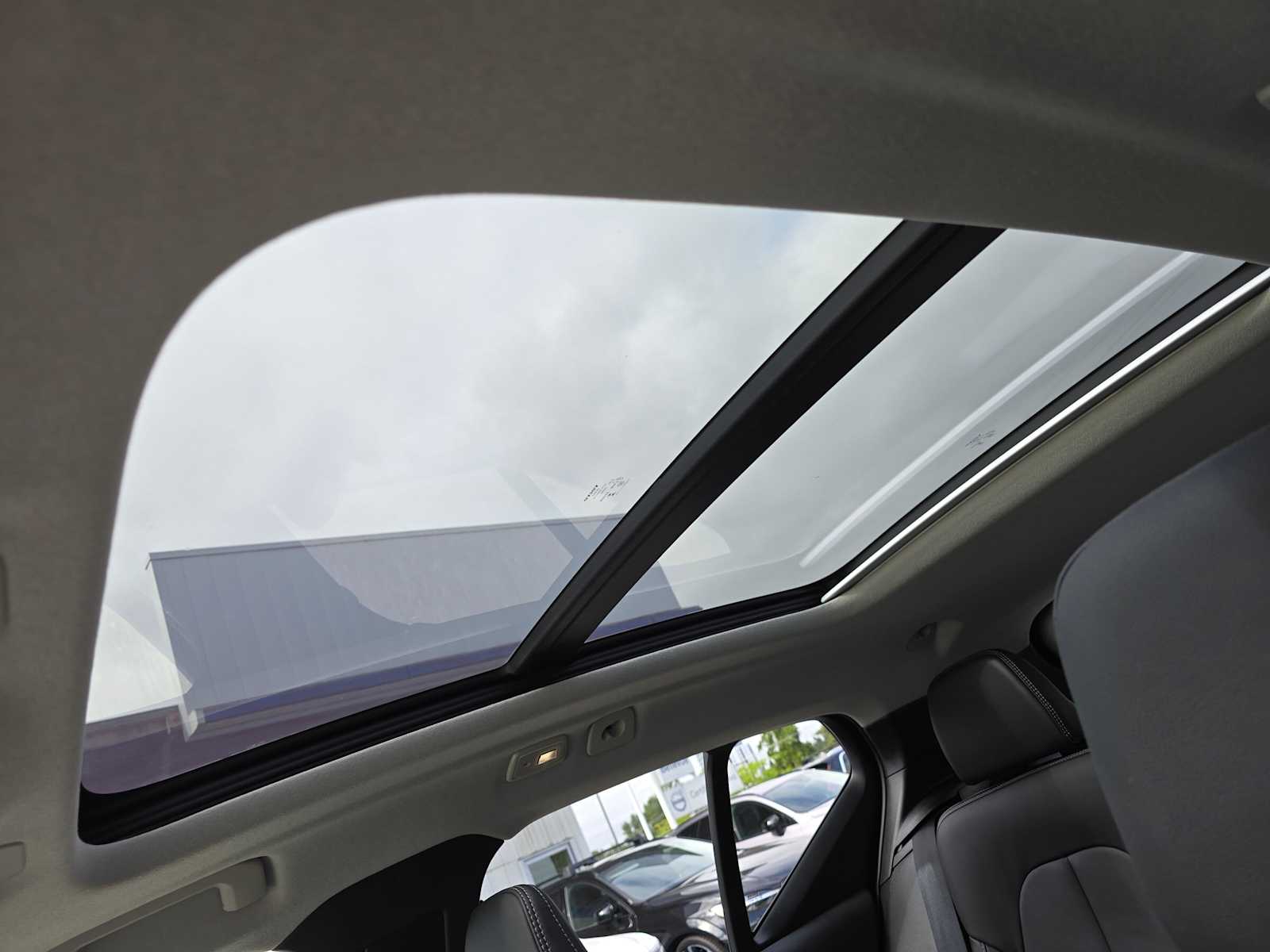 2026 Volvo XC40 Plus - Photo 23