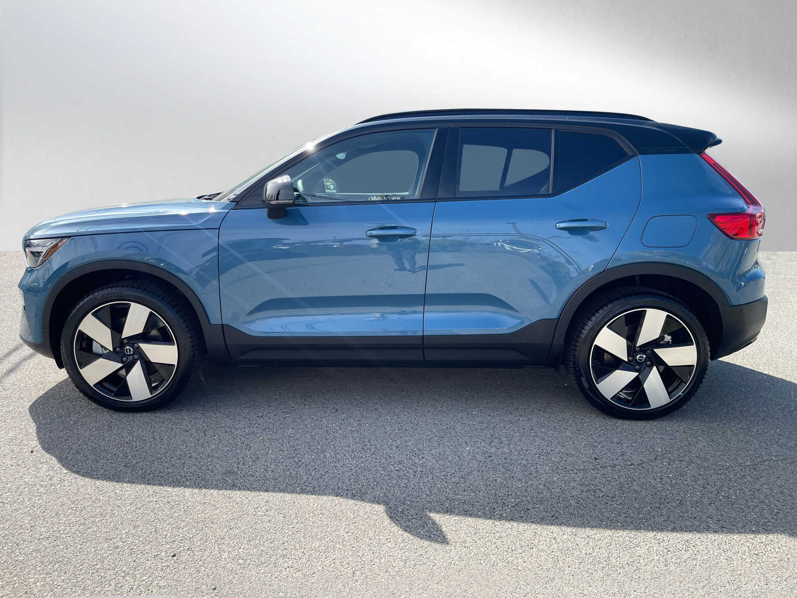 Certified 2023 Volvo XC40 Ultimate with VIN YV4ED3UM3P2110626 for sale in Bellevue, WA