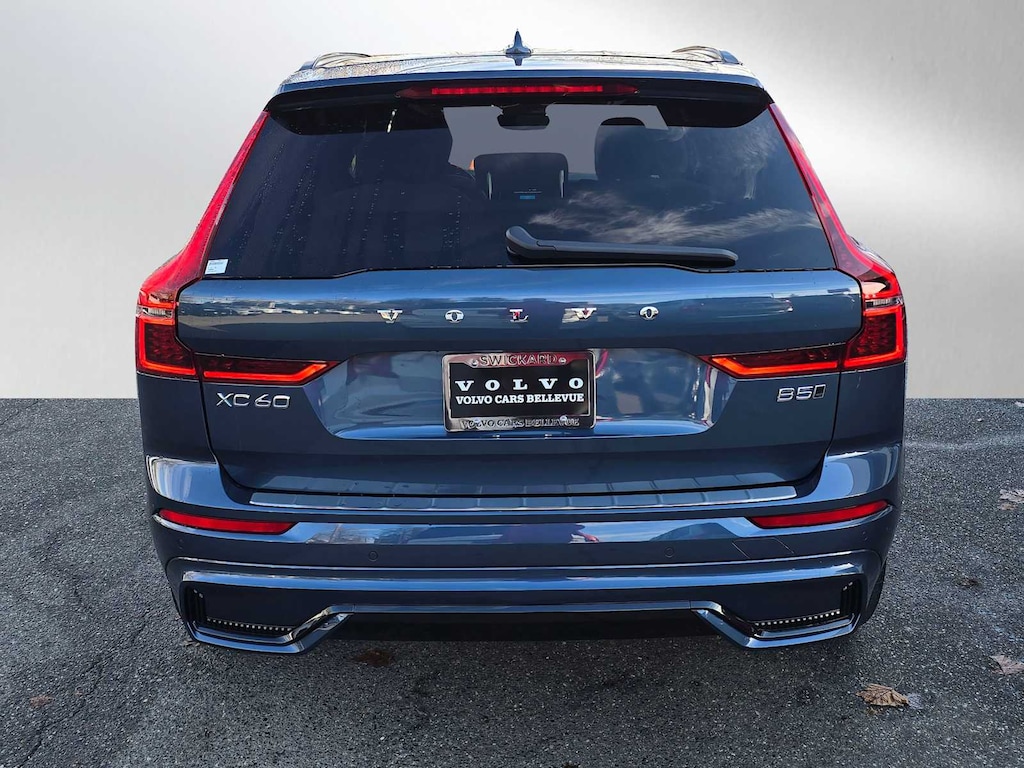 New 2026 Volvo XC60 B5 Plus SUV
